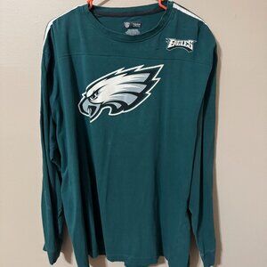 250 – NFL Eagles Long Sleeve Tee | Striped Shoulder Vintage Sport Top 🦅💚